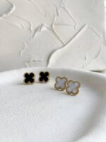 گوشواره های میخی ونکلیف