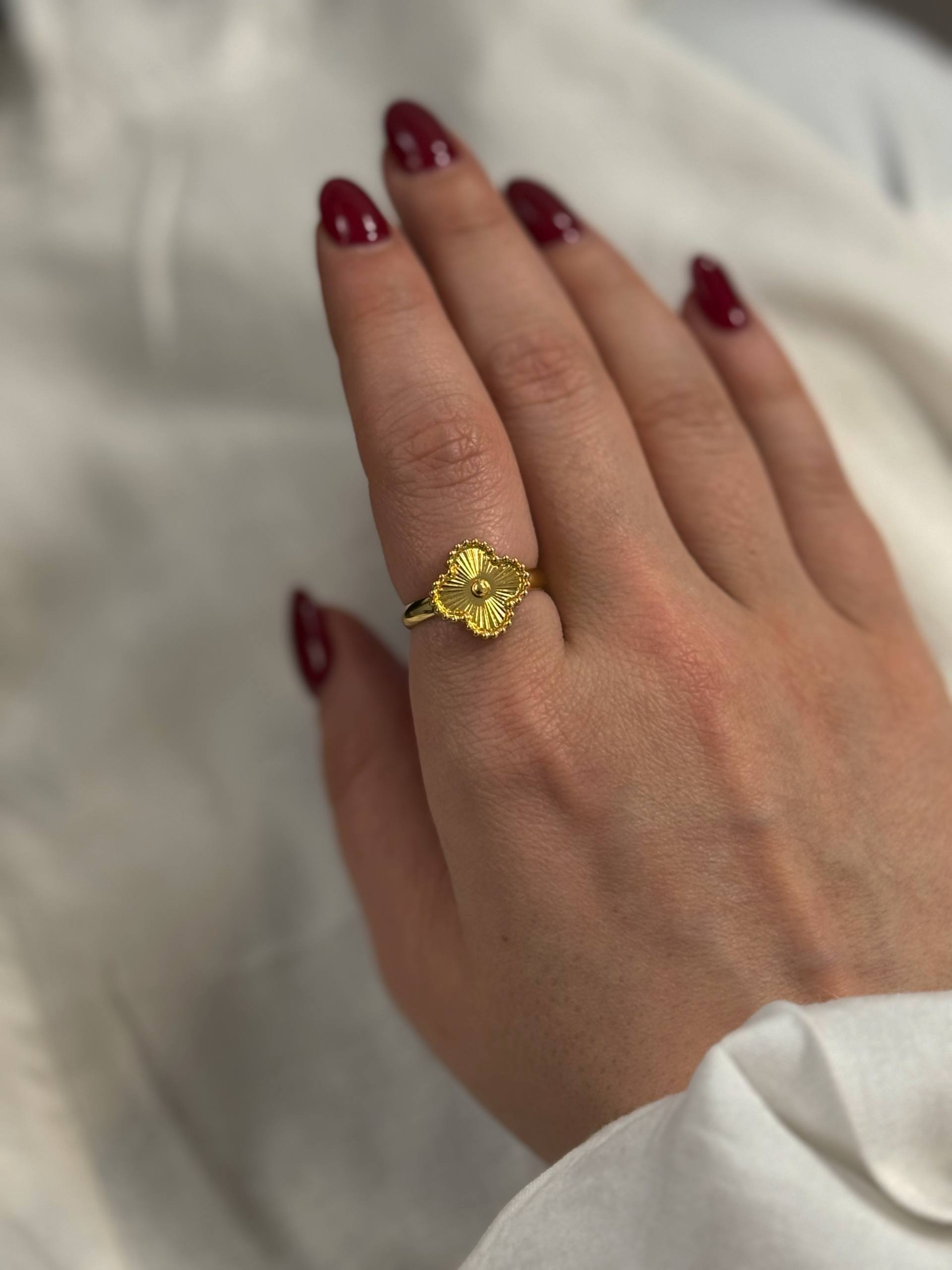 انگشتر ونکلیف طلایی